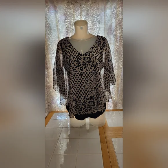 New Direction top size med - Picture 2 of 4